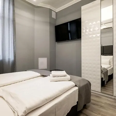 Prime Star Deak Ter Modern Luxury 5* Budapeşte