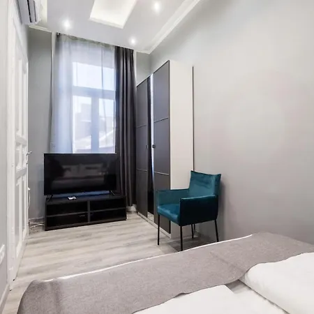 Prime Star Deak Ter Modern Luxury 5* Budapeşte
