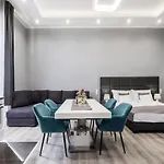 Prime Star Deak Ter Modern Luxury