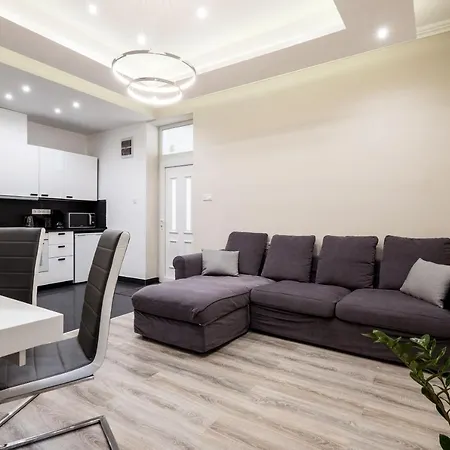 Prime Star Deak Ter Modern Luxury