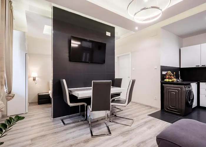 Prime Star Deak Ter Modern Luxury Aparthotel