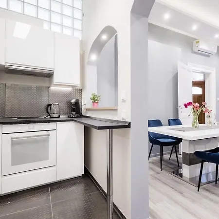 Prime Star Deak Ter Modern Luxury 5* Budapeşte